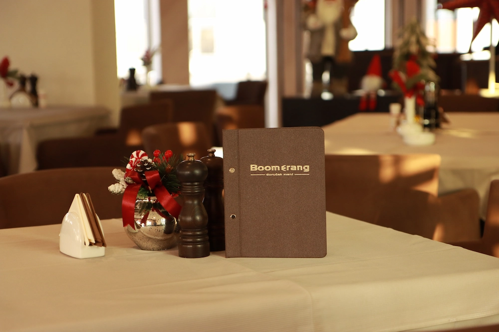 Enterijer Boomerang